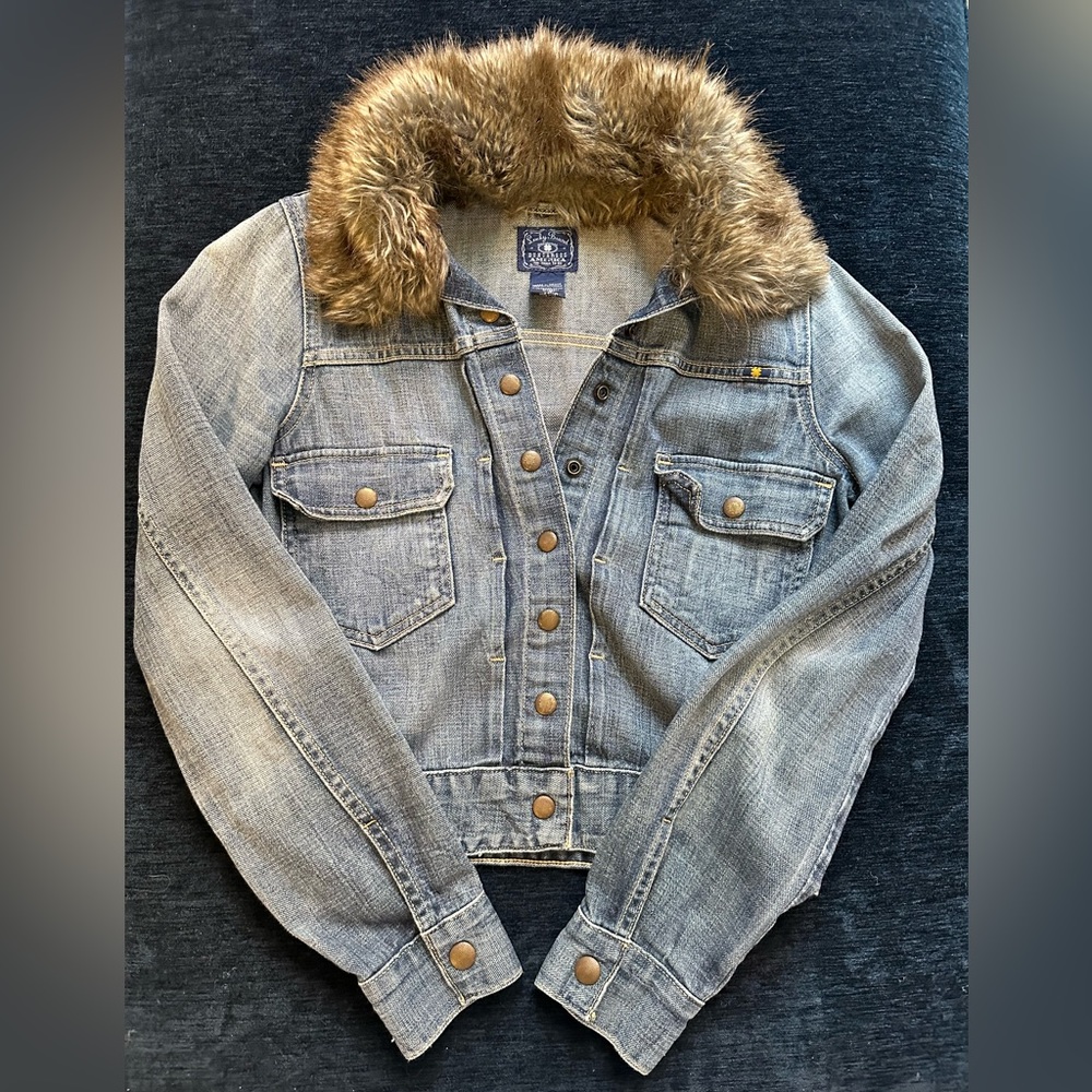 Vintage Lucky Brand denim jacket w/ removable faux fur collar